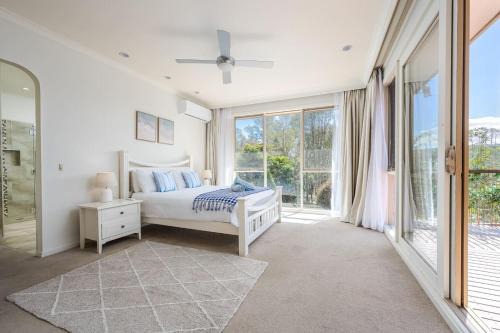 Wonga Park House | Peaceful Bushland Retreat with Treetop Hills Views