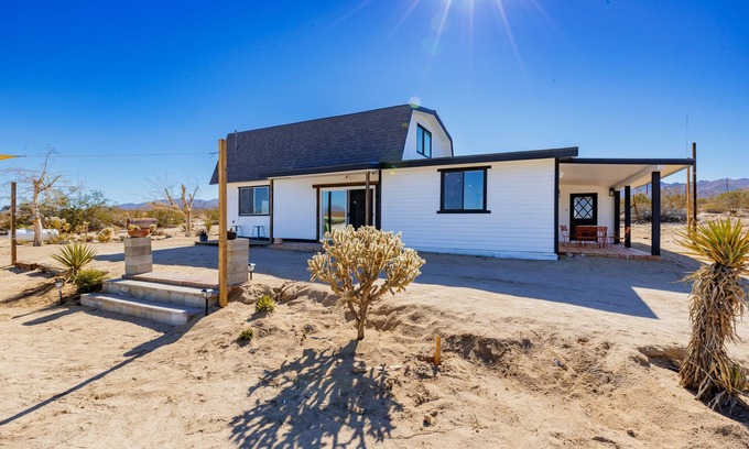Indian Cove House | Peaceful desert retreat - 15 min from Joshua Tree National Park