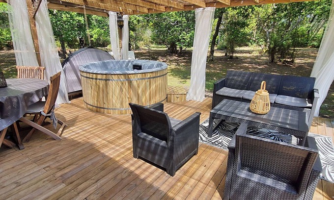 Lacanau Ski Chalet | Peaceful heaven of 2,5 acre planted with trees between Ocean and lake