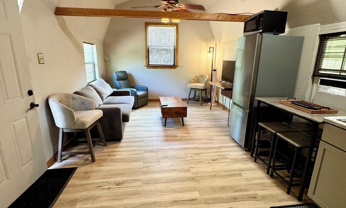 Dripping Springs Cabin | Peaceful Hill Country Cabin - Farm Fresh Eggs + Donkeys : Near Hamilton Pool