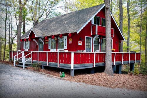 Pine Mountain Ski Chalet | Peaceful wooded view chalet