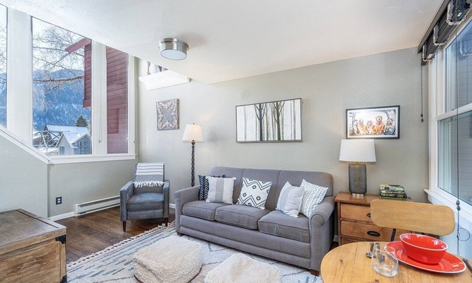 Telluride Condo | Peak View on the Creek, 2 parking spaces