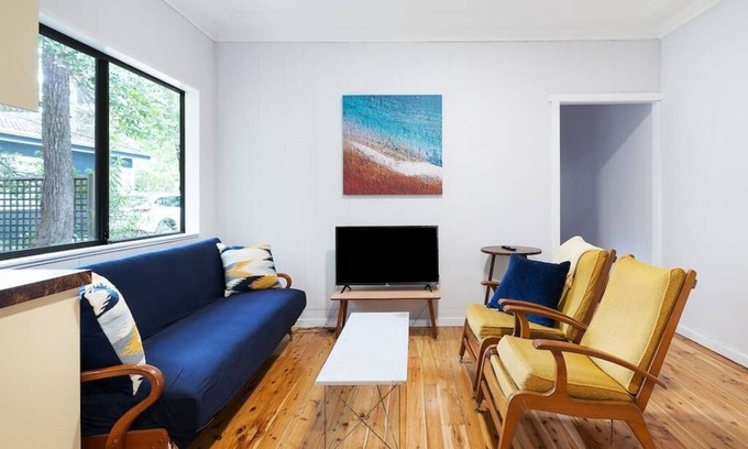 Pearl Beach House | Pearl Beach Semi - 2 min to sand & sea – Lilly