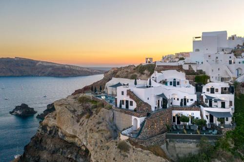 Oia Hotel | Pearl of Caldera Oia - Boutique Hotel by Pearl Hotel Collection