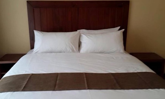 Bulawayo Cabin | Pebble Rock Lodge