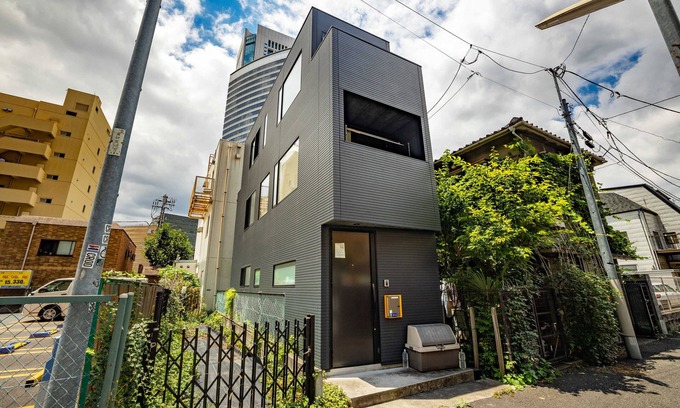 Nishi-Shinjuku House | Pencil House | Shinjuku | Close to Central Park