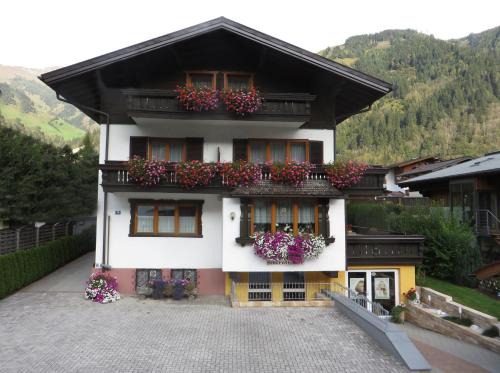Dorfgastein House | Pension Theresia