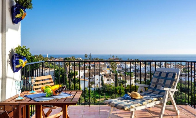El Faro Apartment | Penthouse in El Faro by Costarentals - Ref 51