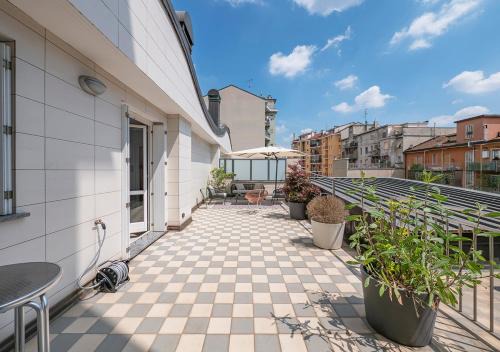 Bullona Apartment | Penthouse in Milan - 2 terraces and Netflix
