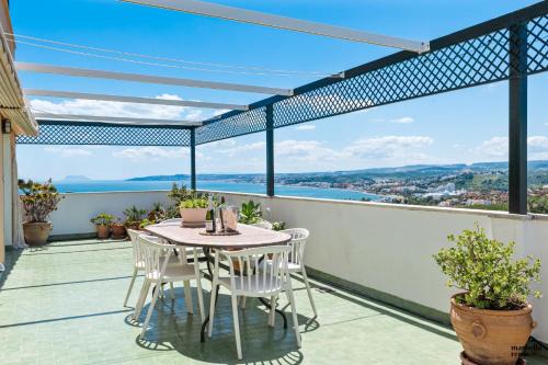 Urbanizacion Puerto de Estepona Apartment | Penthouse Seaview Ref #103