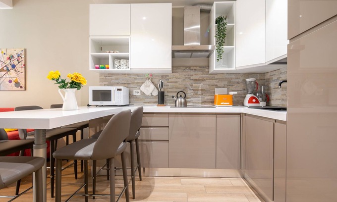 Sant' Ambrogio Apartment | Pepi Modern by Mmega