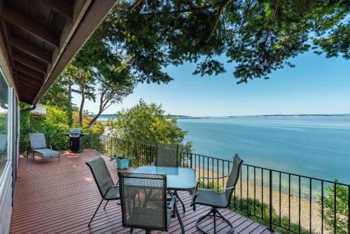 Camano Island House | Perch - Breezy Point Hideout