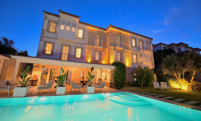 Hacımemis Hotel | Peremere Alacati Hotel