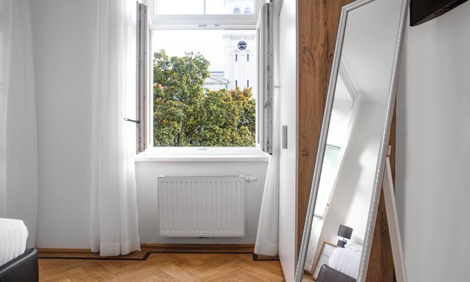 Favoriten Apartment | Perfect 7BR Stay Near Hauptbahnhof