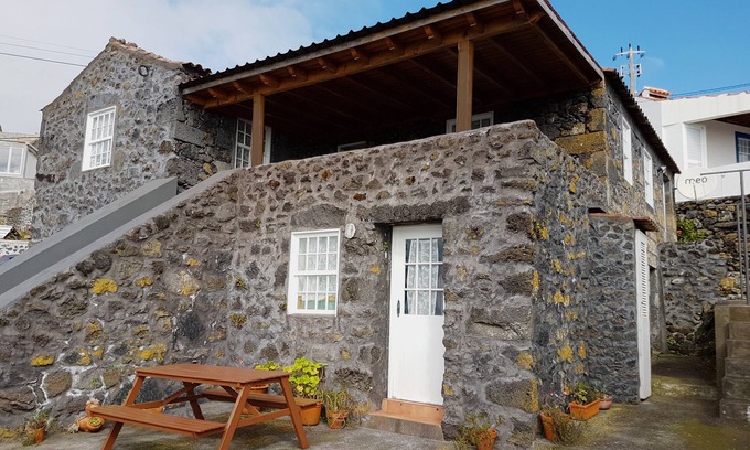 Calheta de Nesquim Ski Chalet | Perfect hollidays in the Azores, at Pico Island. Simpaty, Tradition and Serenity
