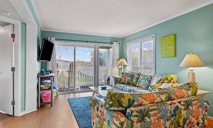 Morehead City Condo | Perfect Pool View & Steps to the Beach at APATB! #177