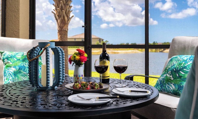 Naples Villa | Perfection!⭐️Coach Home, 🏓 Pickle-ball, 🎾 Tennis, 🏊♂️ Resort Pool!