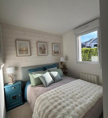 Concarneau Apartment | Perle des Sables Blancs, appartement entier à 100m de la plage avec parking privé