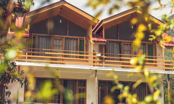 Manali Hotel | Persimmon Farmstead