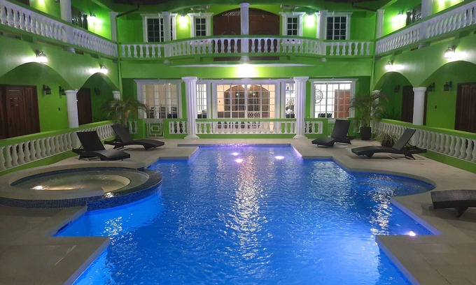 Bon Accord Village House | PeSheres Inn & Spa