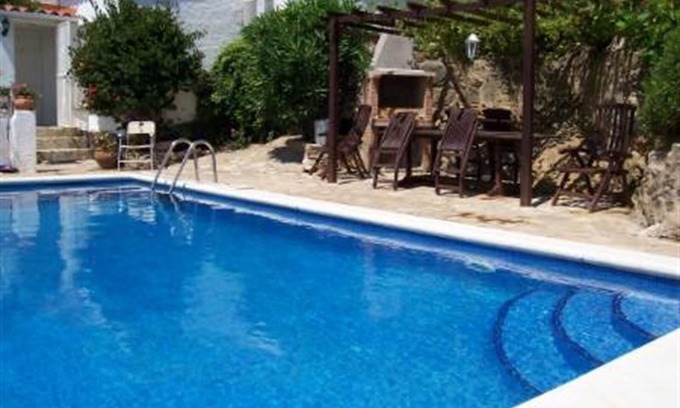 Roses Town Center Villa | Pet-Friendly "Casa Jazmin" with Private Pool, Sea Views, A/C and WiFi