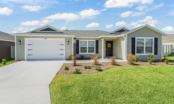 The Villages Cottage | PET FRIENDLY HOME IN THE VILLAGE OF HAWKINS, CLOSE TO SAWGRASS GROVE, GOLF CART