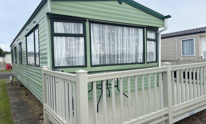 Skegness Cabin | Pet Friendly - Millfield Park Skegness 4 Bed