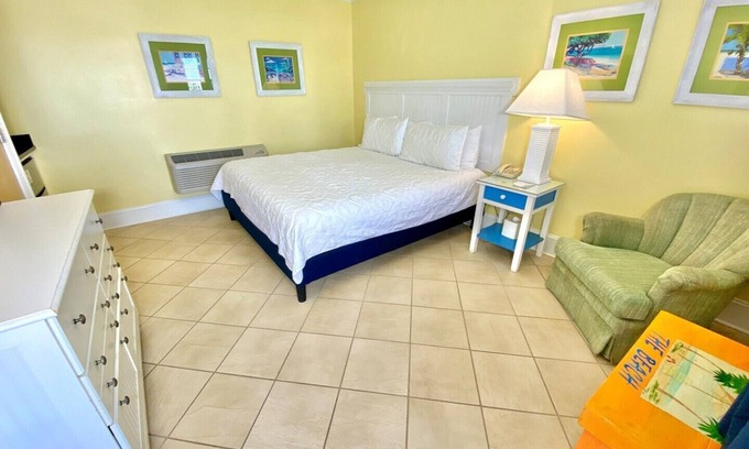Atlantic Beach Hotel | Pet-friendly, Pool, 3 Blocks to Beach! Unit 112