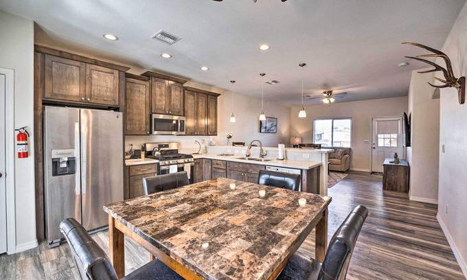 Holiday Shores House | Pet-Friendly Retreat - 1 Block to Colorado River!