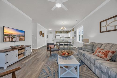 North Myrtle Beach House | Pet Friendly w Huge Resort Pool Near Beach