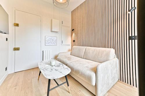 Neuilly-sur-Seine Apartment | Petit studio charmant près de Paris - III