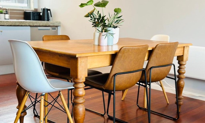 Petone Apartment | Petone - Central and Spacious