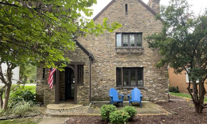 Harters Heights House | Phelps Baile☘️ ND, SMC & HCC friends & family invited! Sleeps 10-12.