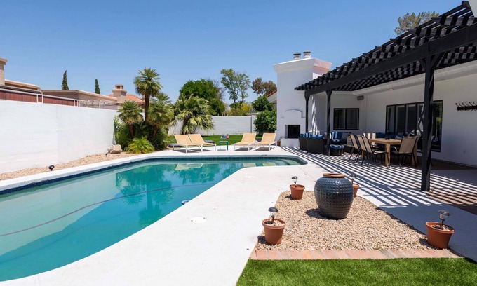 Camelback East Villa | Phoenix 75 - Four Bedroom Villa, Sleeps 12