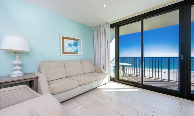 Gulf Shores Condo | Phoenix Hotels ~ GULF FRONT Hotel Suite! Full Kitchen - Bunks