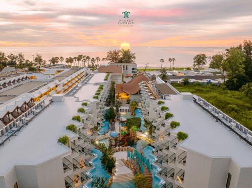 Karon Hotel | Phuket Emerald Beach Resort
