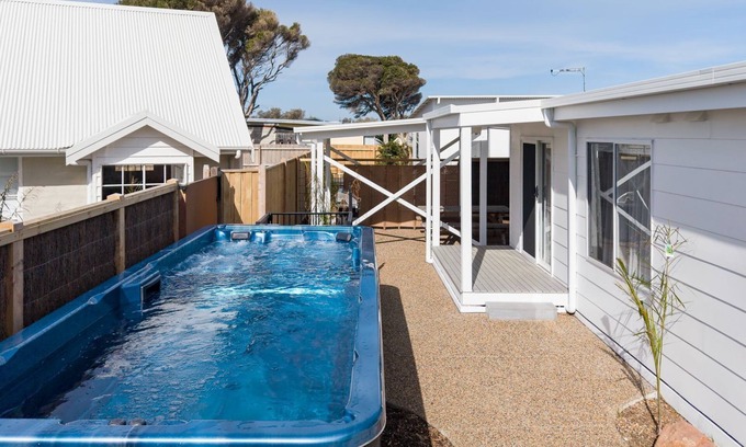 Surf Beach House | PI Hot Springs Retreat1