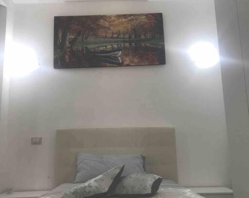 Zona IX Acqua Vergine Apartment | piano terra con giardino