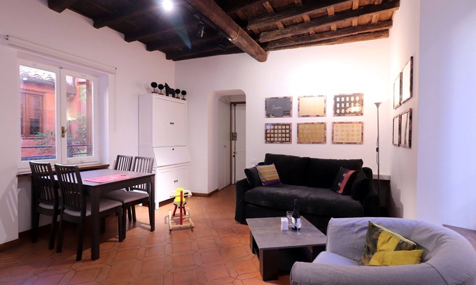 Rione V Ponte Apartment | Piazza Navona Apartments