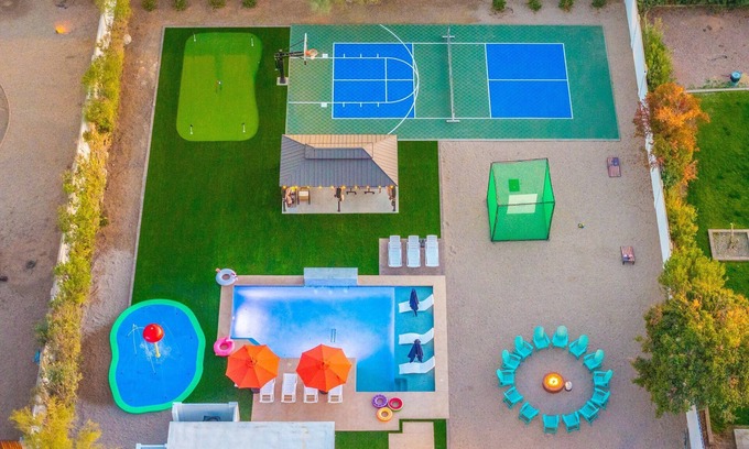 Norma Estates House | Pickleball Golf Heated Pool Splash Pad
