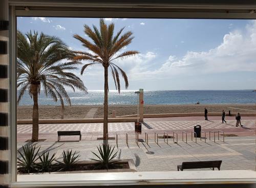 Almeria Apartment | Piso primera línea playa Almería