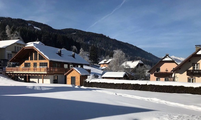 Sankt Margarethen im Lungau Ski Chalet | Plushy Holiday Home in Sankt with 2 Saunas and bubble baths