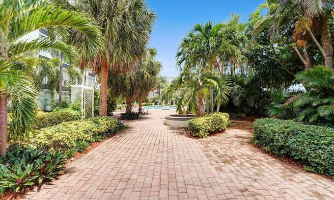 Survey Creek Hotel | Plaza Hotel Fort Lauderdale