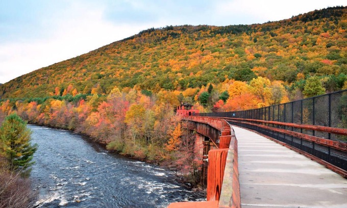 Mount Pocahontas House | Pocono Serenity close to Historic Downtown Jim Thorpe