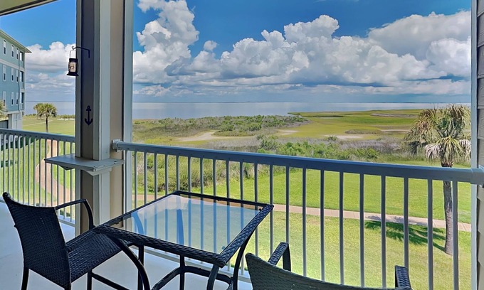 Galveston Condo | Pointe West 102 - Sealavie | Bayfront Condo + Pool Access