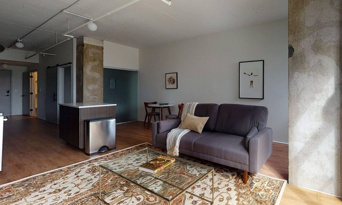 Eisenhower East Apartment | Polished 1BR at The Foundry by Parks w/ Amenities