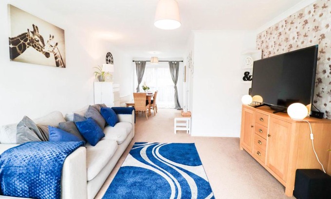 Cray Valley East Apartment | Polperro House - mins to Central London