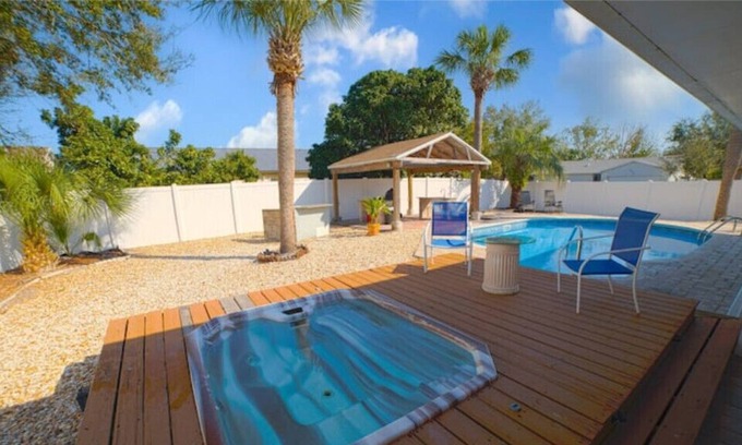 Oak Ridge House | Pool-Jacuzzi & Palm Trees/ 8 Universal/ 15 Disney