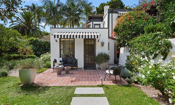 Upper East House | Poolside Cabana - Cozy & Chic on Private Estate