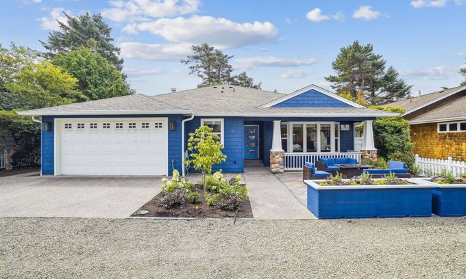 Cannon Beach House | Poppy's Place - New Listing! Beachcomber Vacation Homes